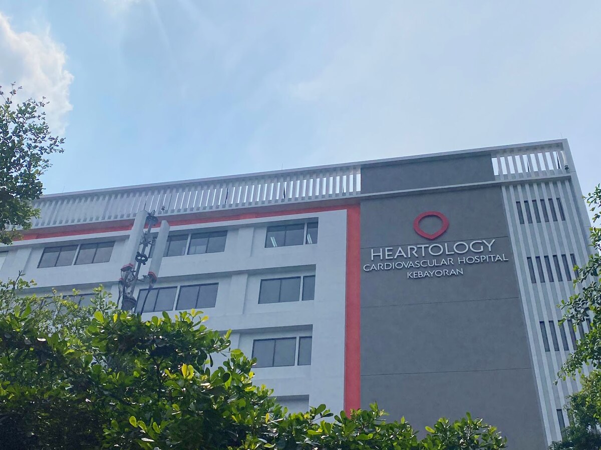 gedung heartology cardiovascular hospital